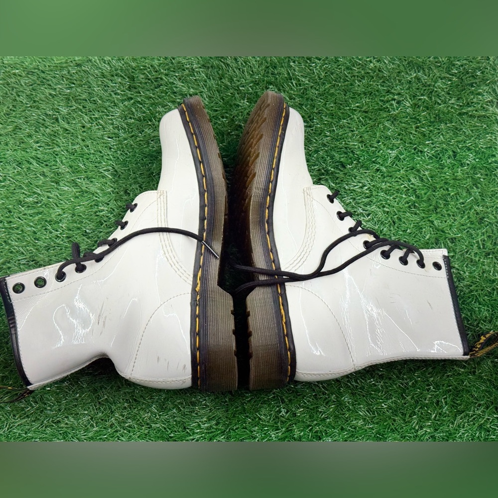 Doc Martens Women’s Size 7 11821 White Boots Docs Air Wair